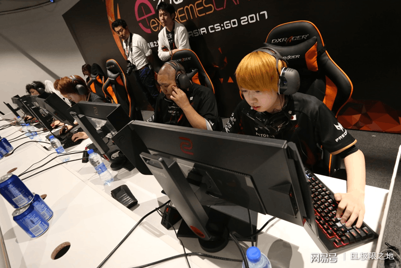 CLG险胜100T,BDD开启传奇时刻强强对话成都决赛之夜,强势挺进下一轮 CLG险胜100T,BDD开启传奇时刻强强对话成都决赛之夜,强势挺进下一轮