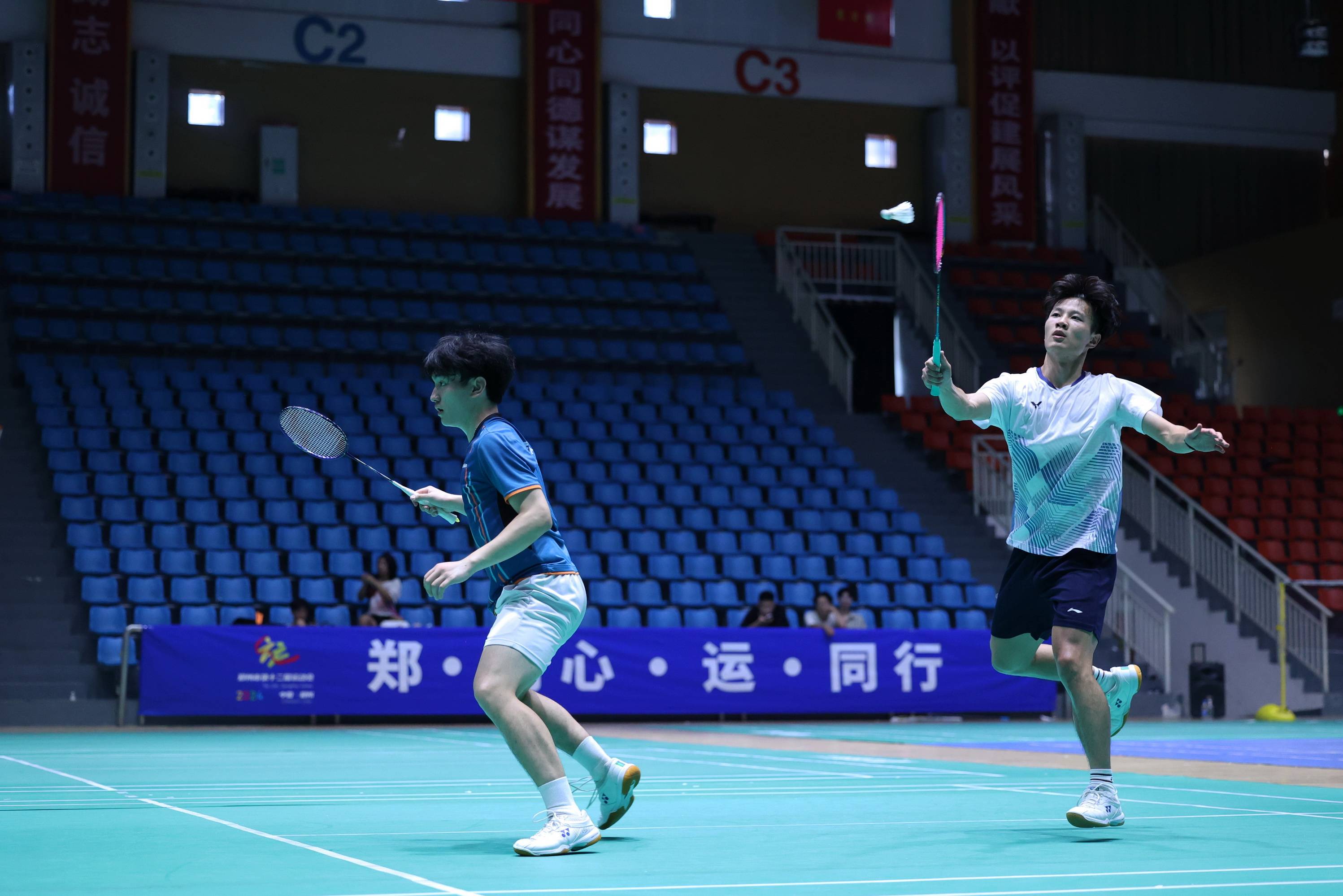 开云平台-羽毛球战队状态火热，誓夺总冠军