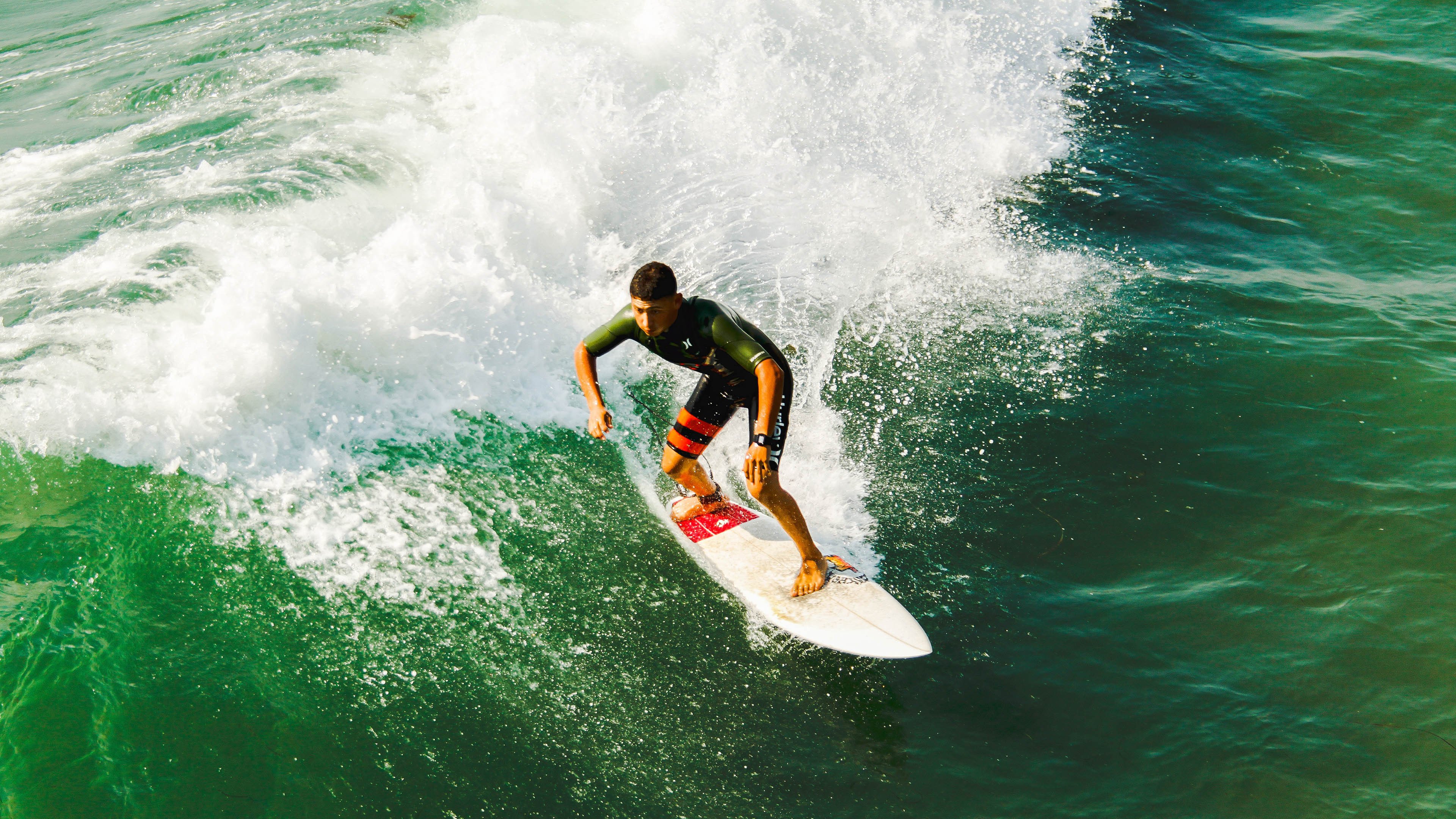 阿拉巴诠释何为大场面先生，当NBA季后赛之夜遇见足球巨星的闪耀价值