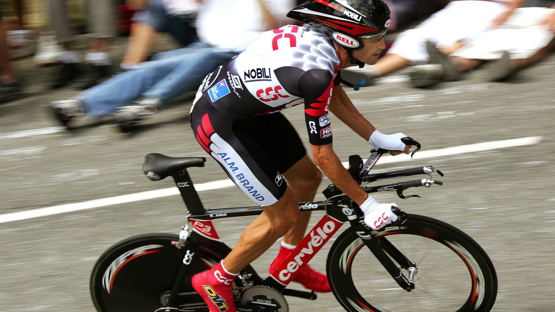 从嘘声到掌声，卢卡库如何顶住千斤压力破茧爆发，德国战车又靠什么智慧掀翻不可一世的曼城？