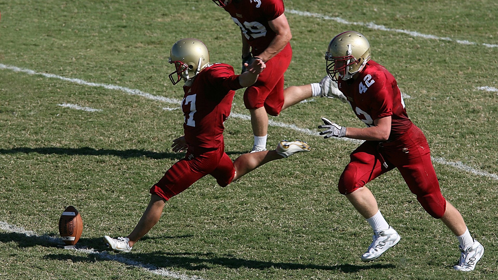 惊爆足坛!欧冠半决赛惊现篮球巨星,他用三分雨浇灭银河战舰